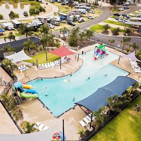 Moama Waters Hotel Bagian luar foto