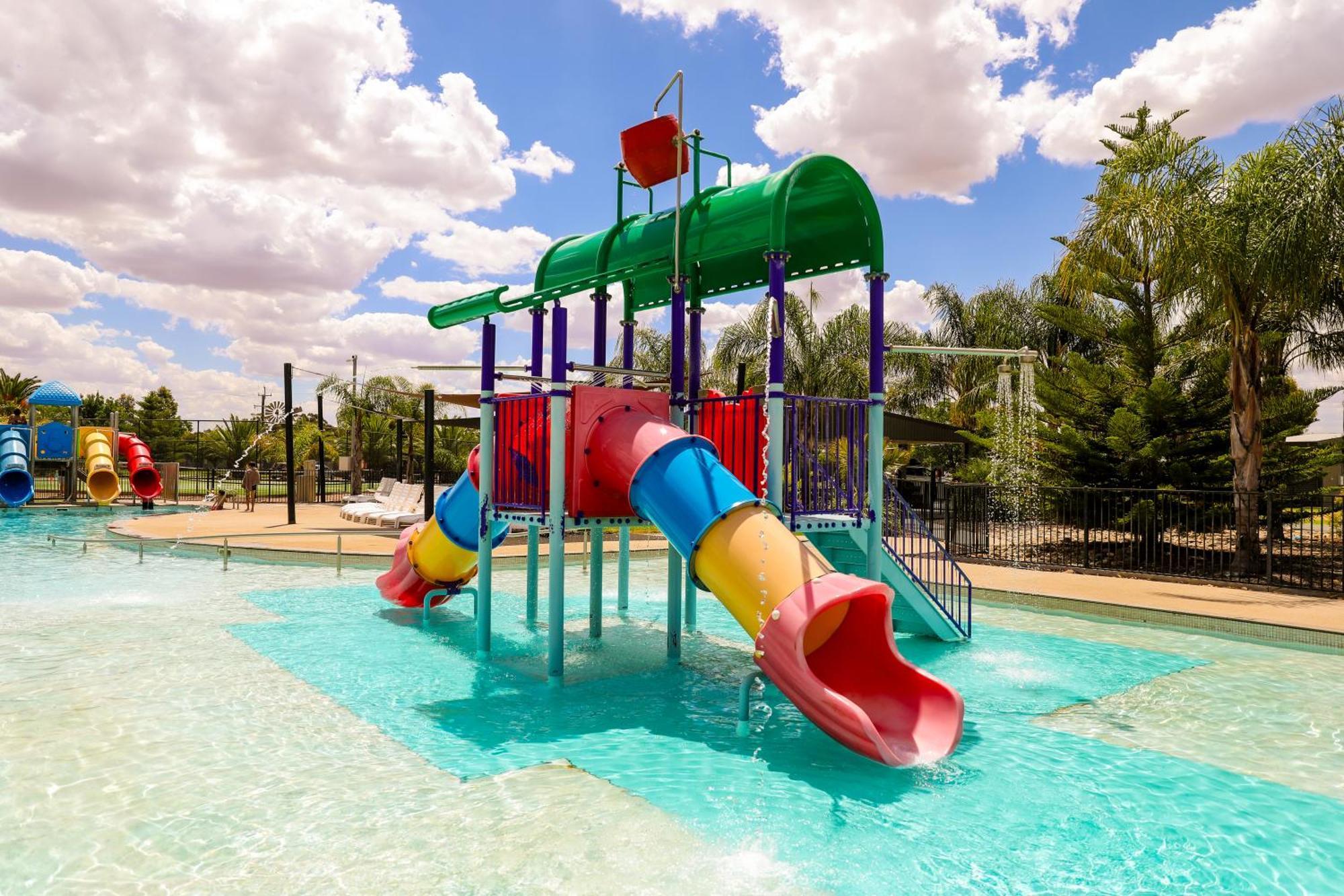 Moama Waters Hotel Bagian luar foto