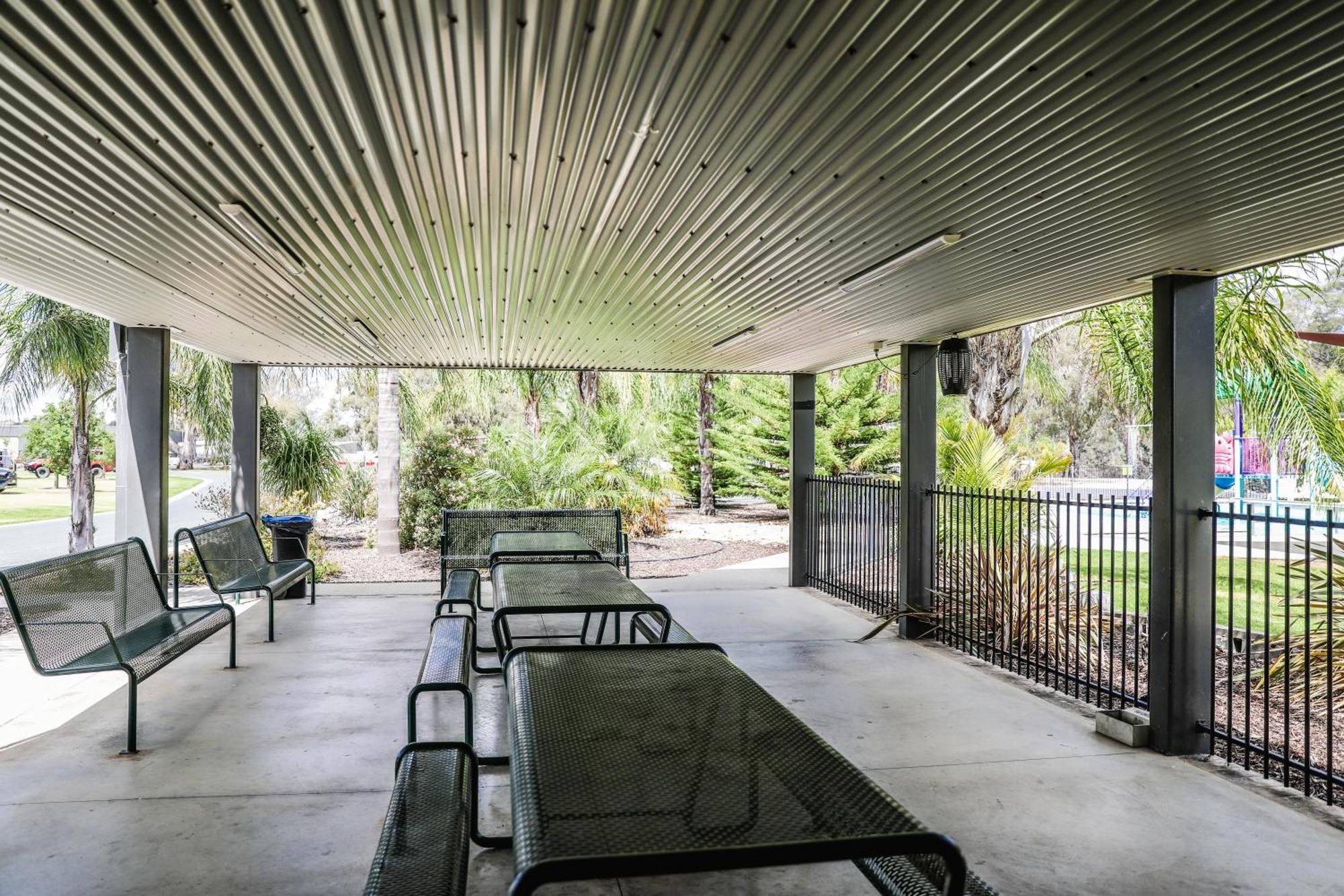 Moama Waters Hotel Bagian luar foto