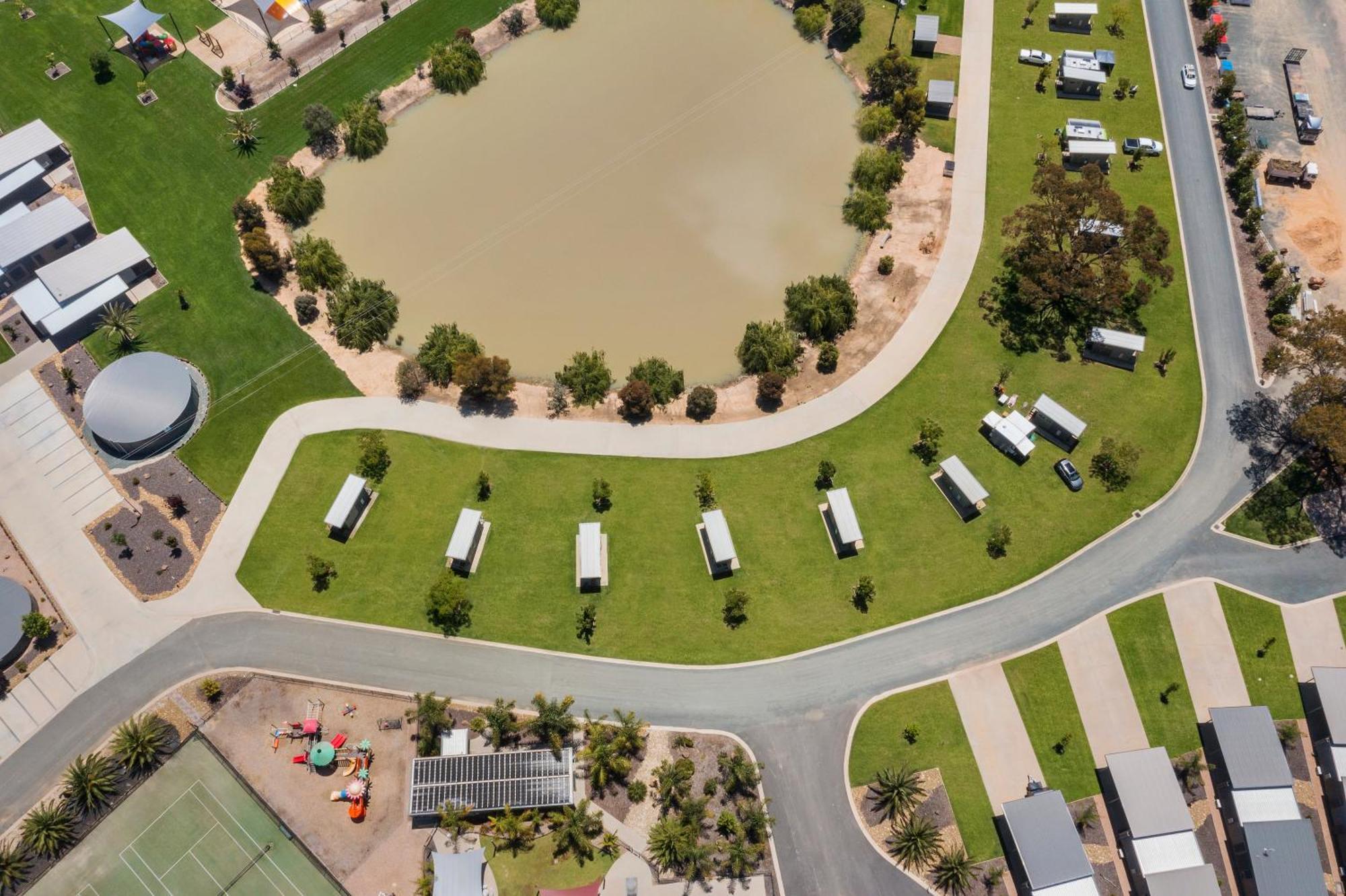 Moama Waters Hotel Bagian luar foto