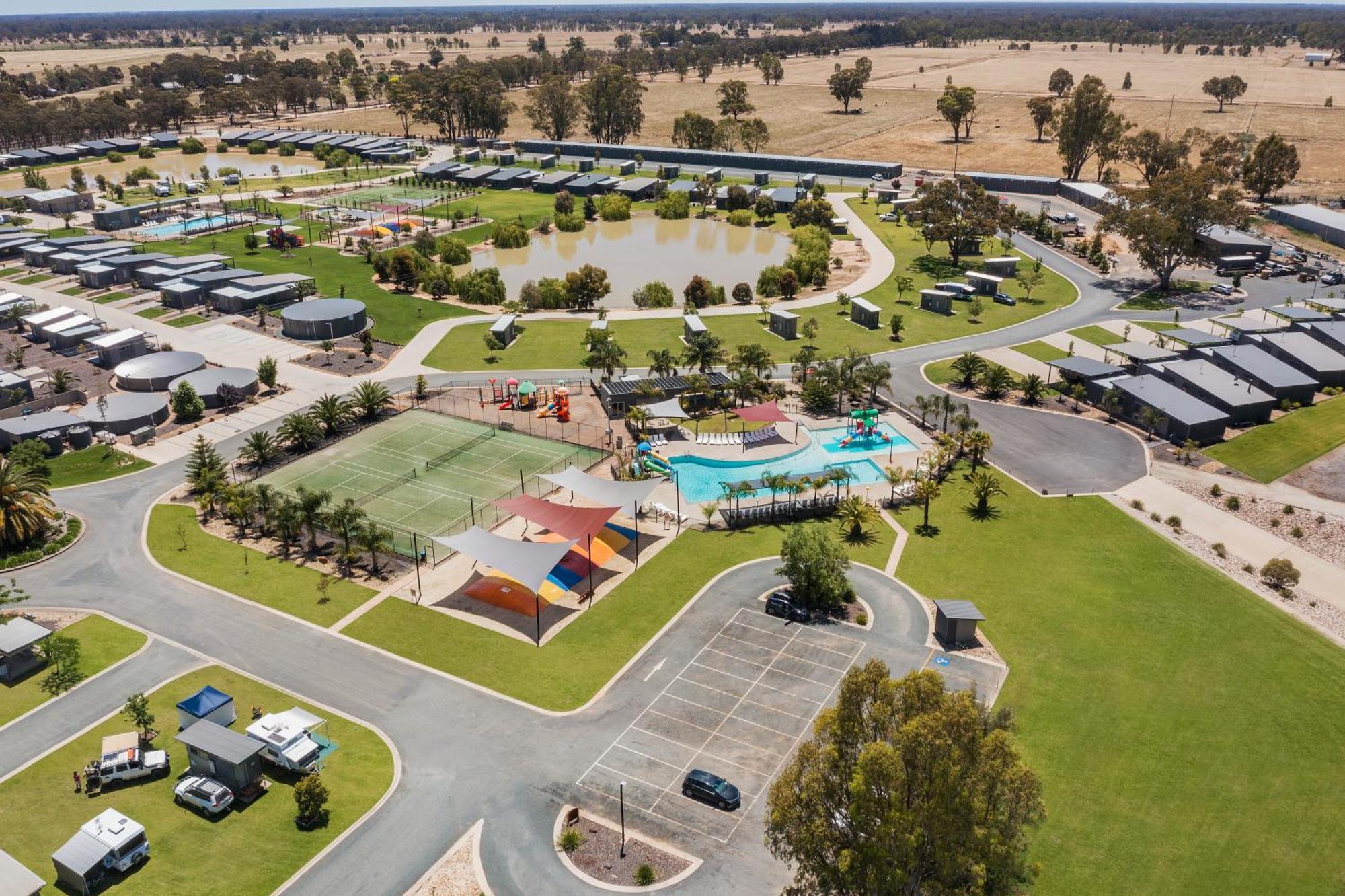 Moama Waters Hotel Bagian luar foto