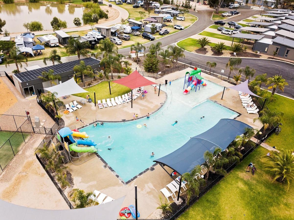 Moama Waters Hotel Bagian luar foto