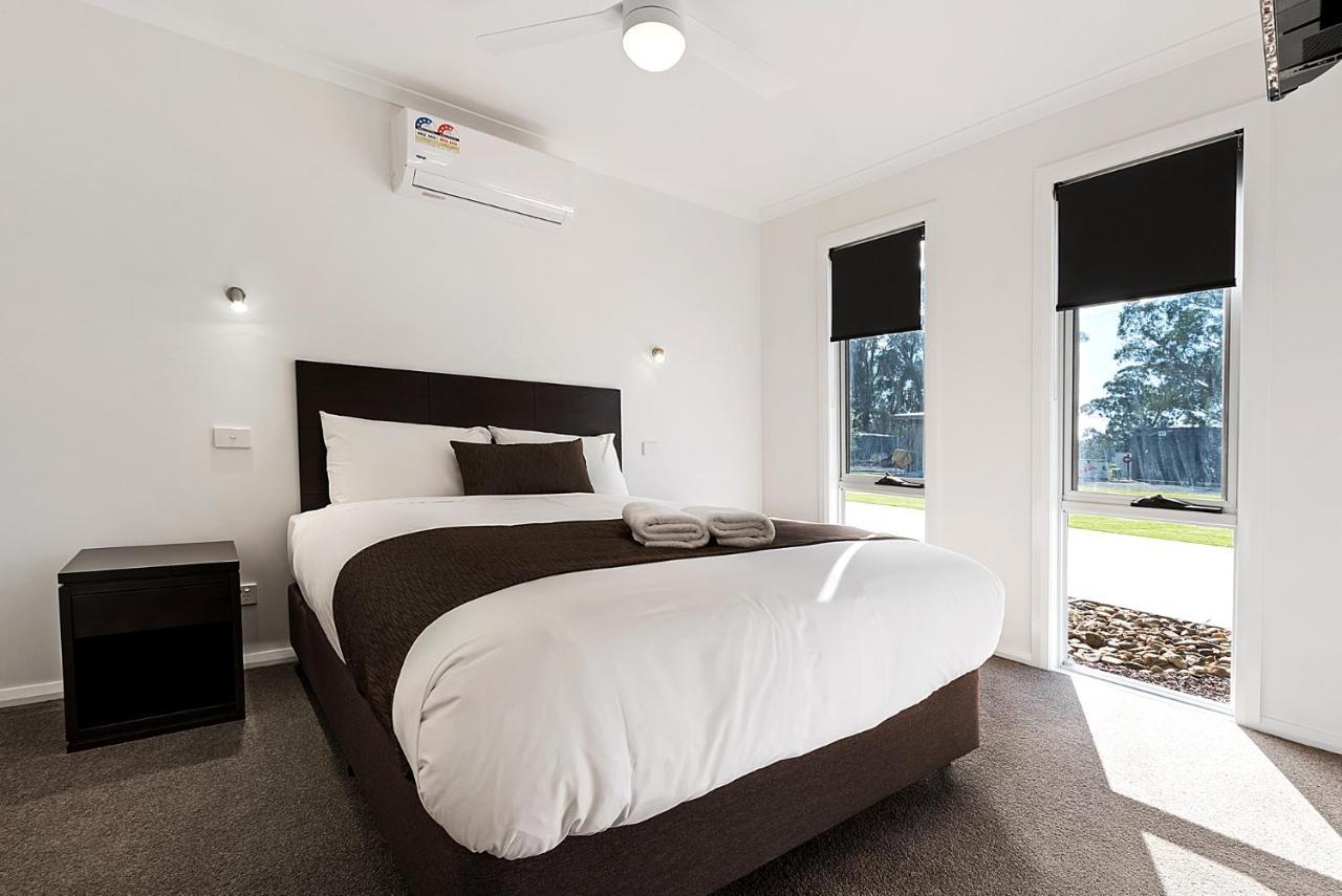 Moama Waters Hotel Bagian luar foto