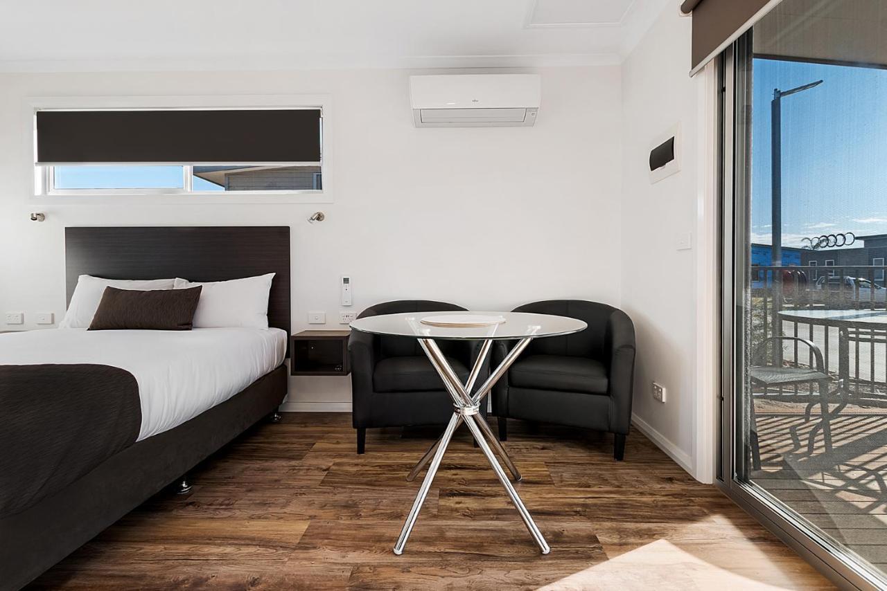Moama Waters Hotel Bagian luar foto