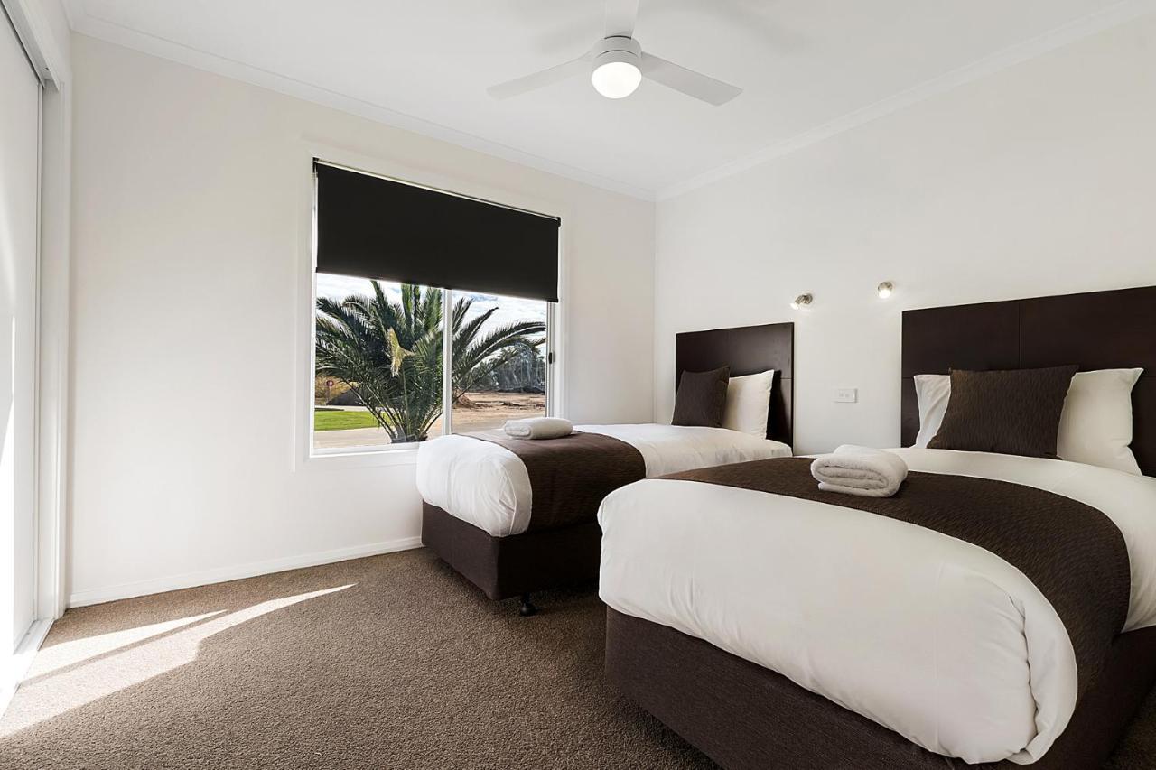 Moama Waters Hotel Bagian luar foto